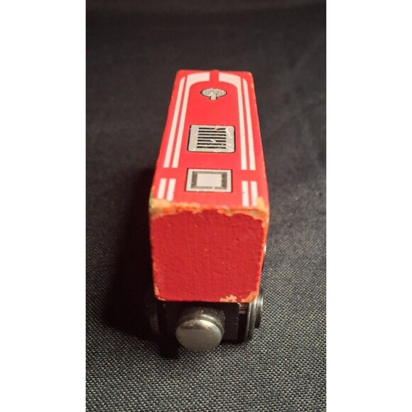 Maison Joseph Battat Wooden Train Engine and Car Brio Thomas Track Campatible - Picture 6 of 13